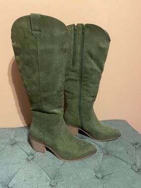 Pierre Dumas Olive Green Suede Knee-High Heeled Boots